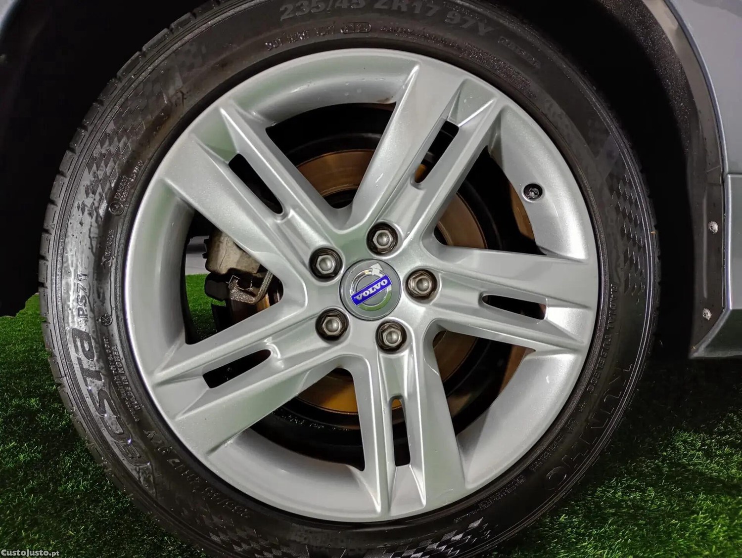 Volvo V60 2.0 D2 R-Design Momentum — fotografia 16