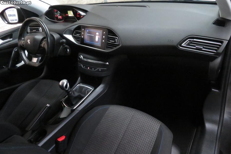 Peugeot 308 1.5 BlueHDi Style — fotografia 20