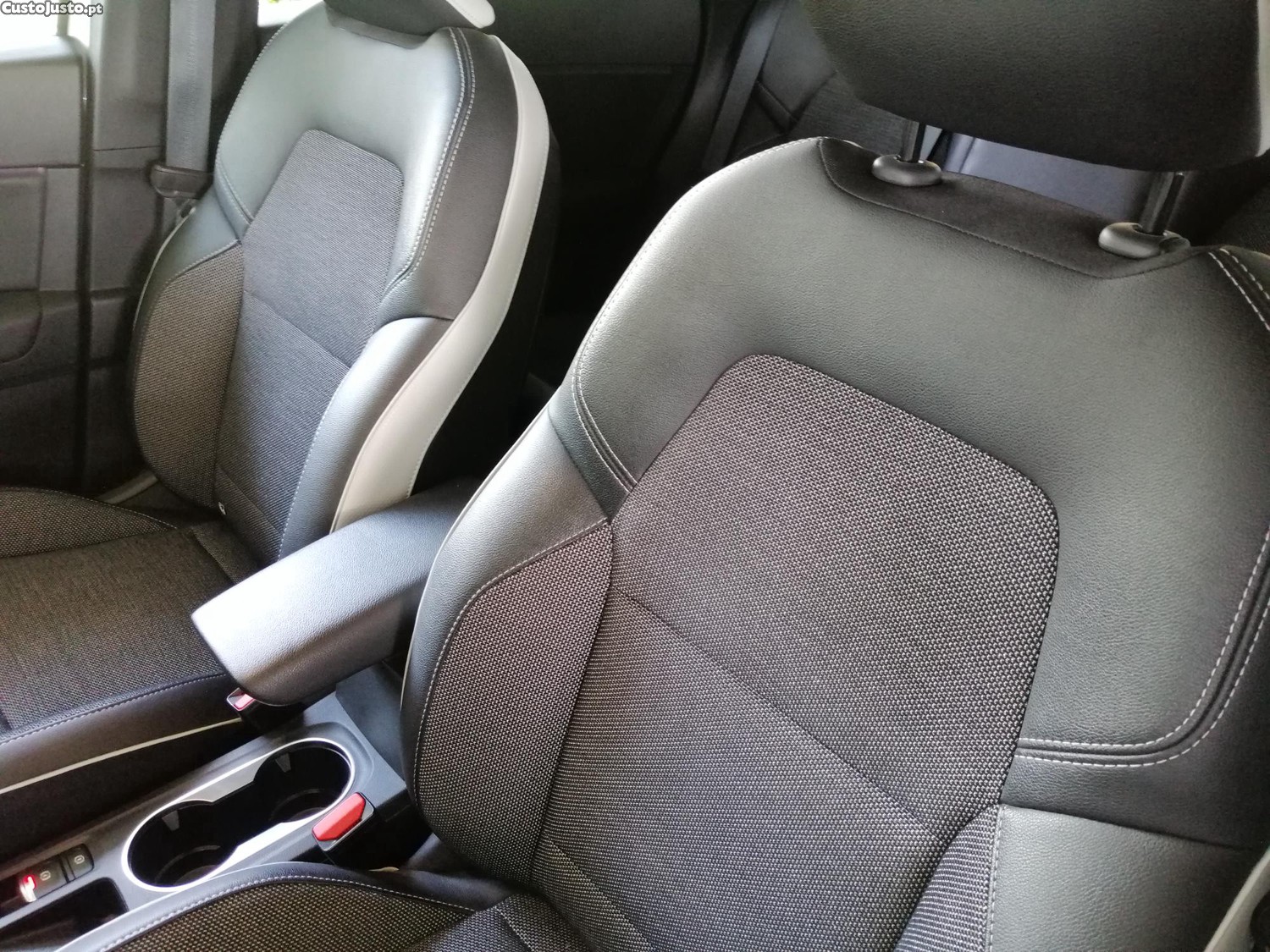 Renault Captur 1.0 TCe Exclusive — photo 5