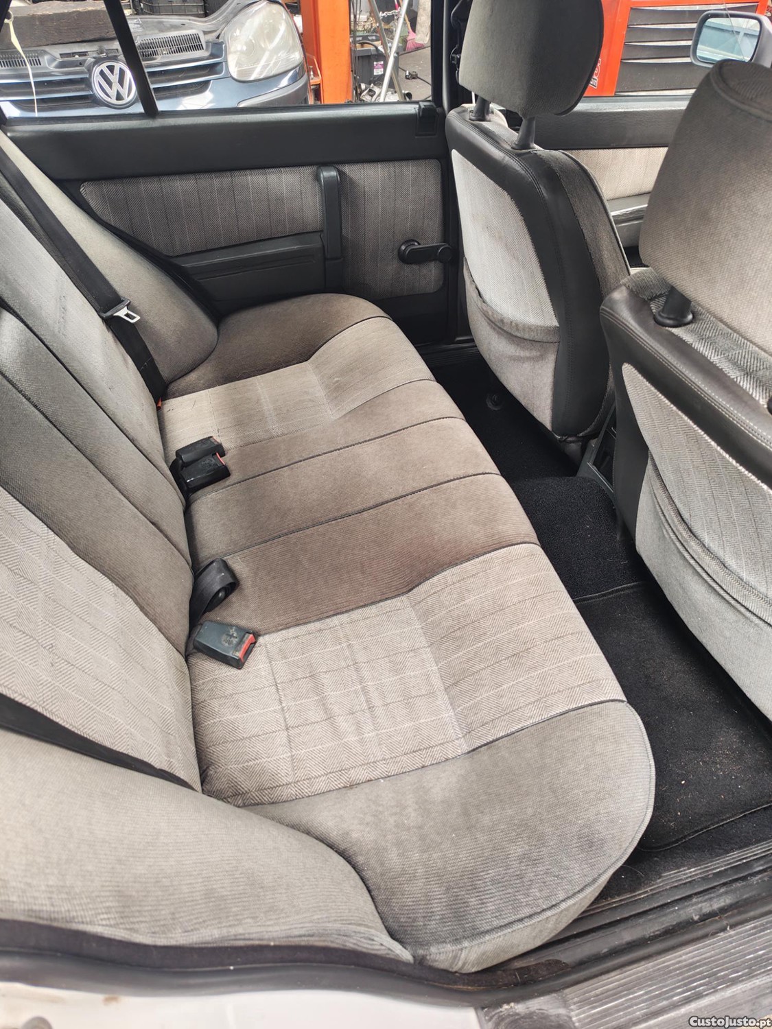 Alfa Romeo 75 1.6 — fotografia 2
