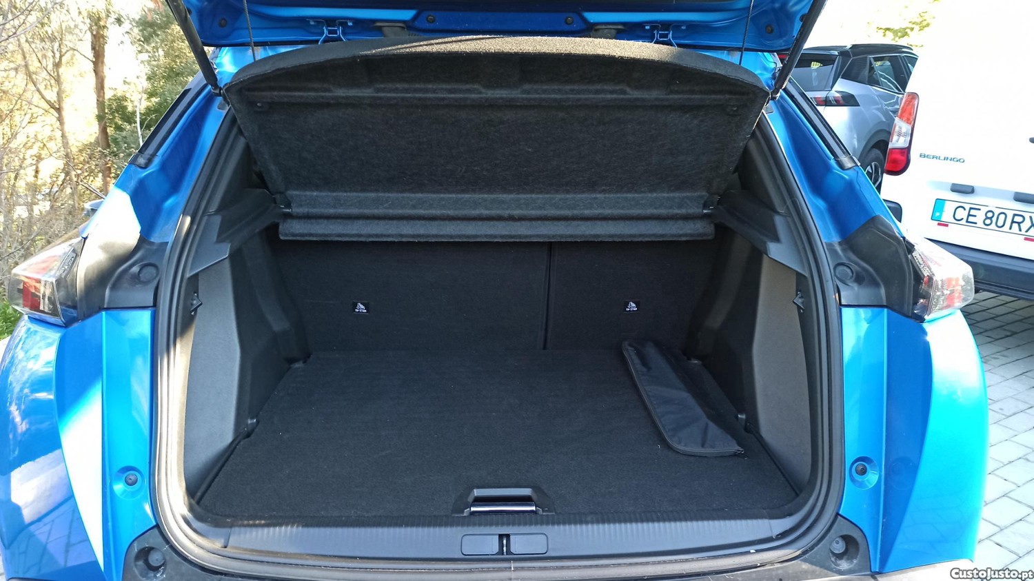 Peugeot e-2008 GT PACK — fotografia 9