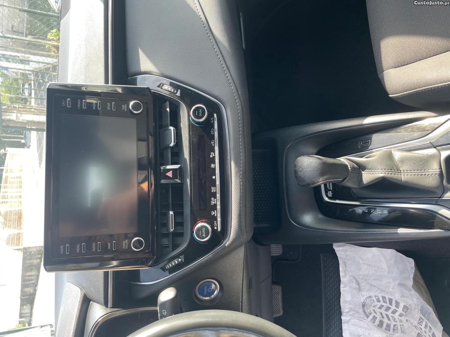 Toyota Corolla 1.8 hybrido — fotografia 4