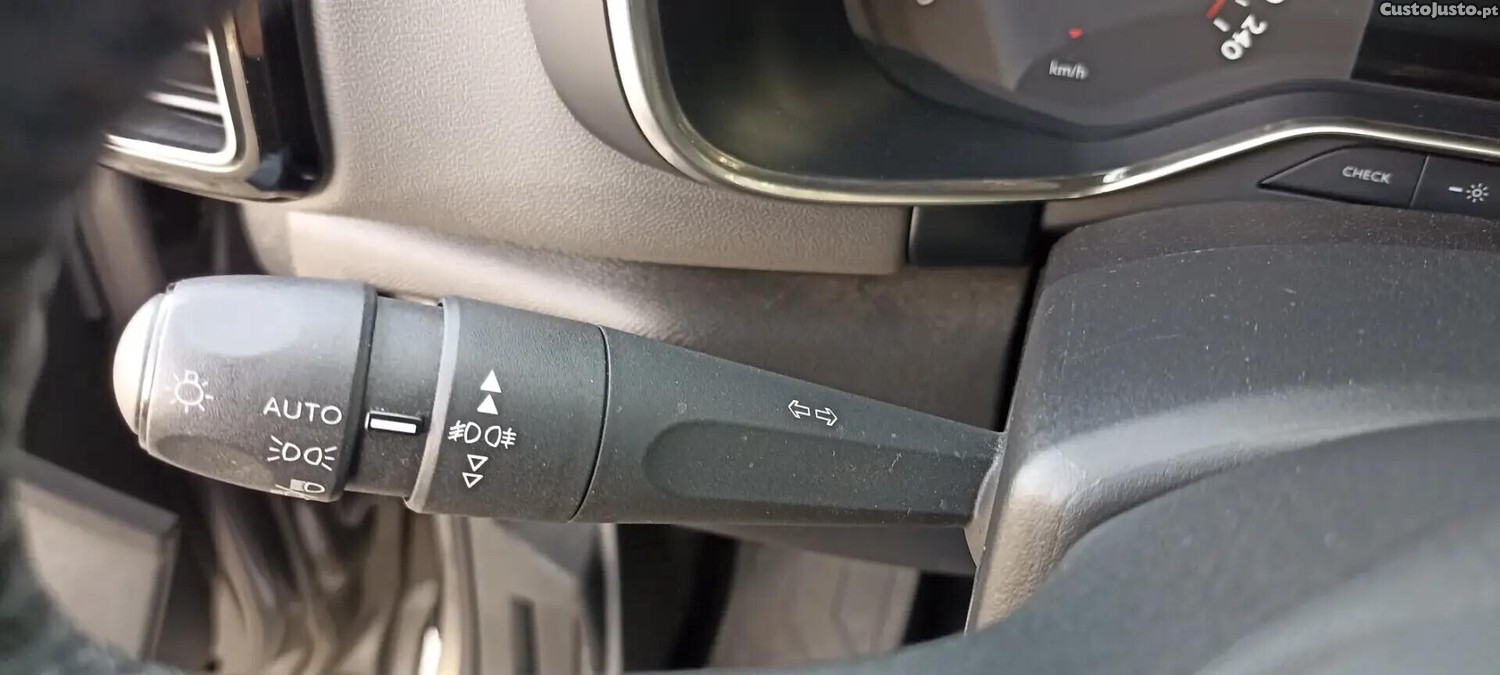 Citroën C5 Aircross BlueHDI 130 S&S LIVE — fotografia 6
