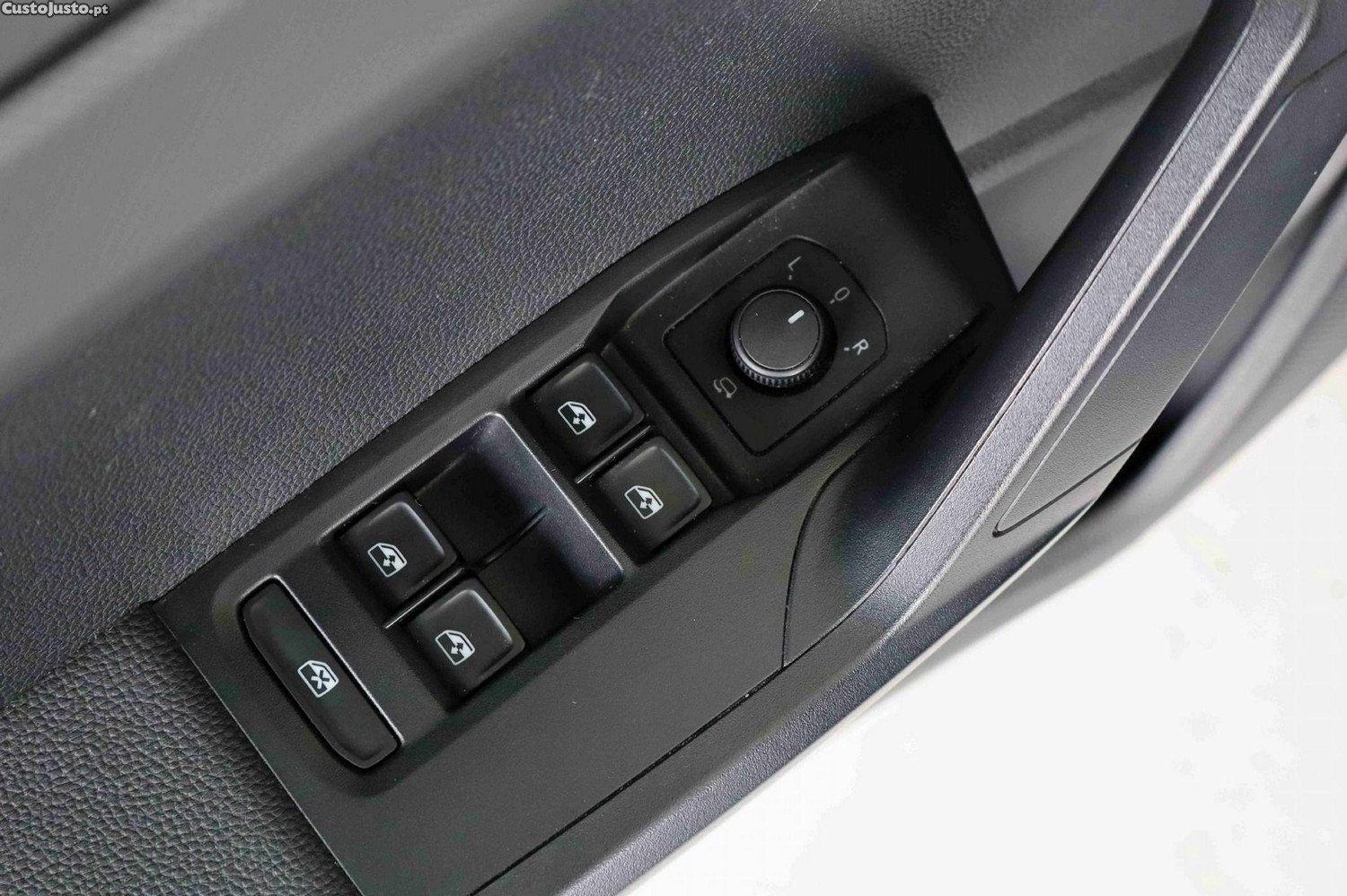SEAT Arona 1.0 TSI Style — fotografia 2