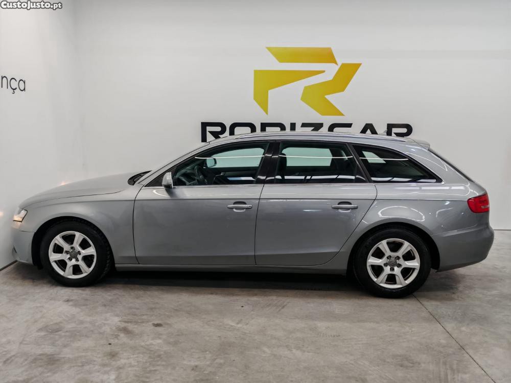 Audi A4 2.0 TDI Advance — fotografia 13