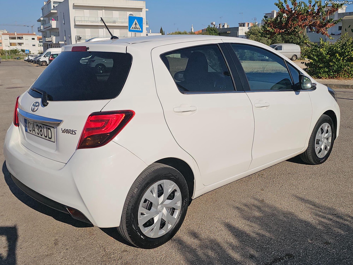 Toyota Yaris 1.0 VVT-i Confort AC + CAMERA TRASEIRA — fotografia 4