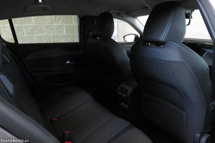 Peugeot 308 1.2 PureTech Allure — fotografia 8