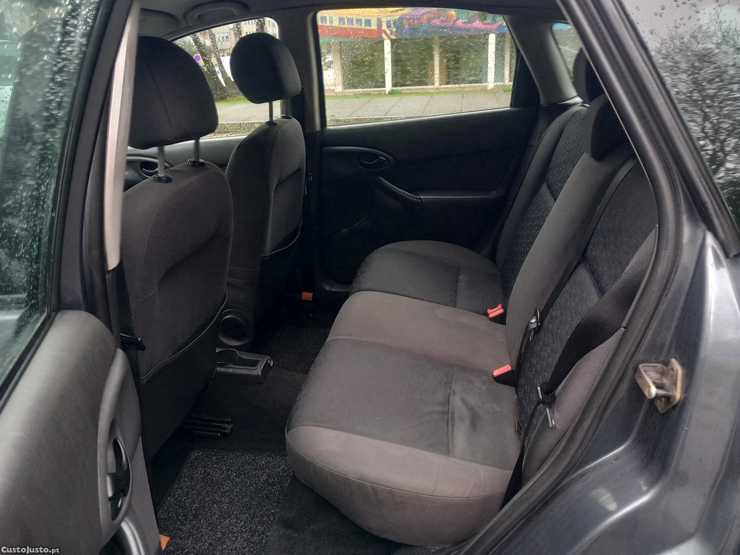 Ford Focus 1.4 Ambiente — fotografia 7