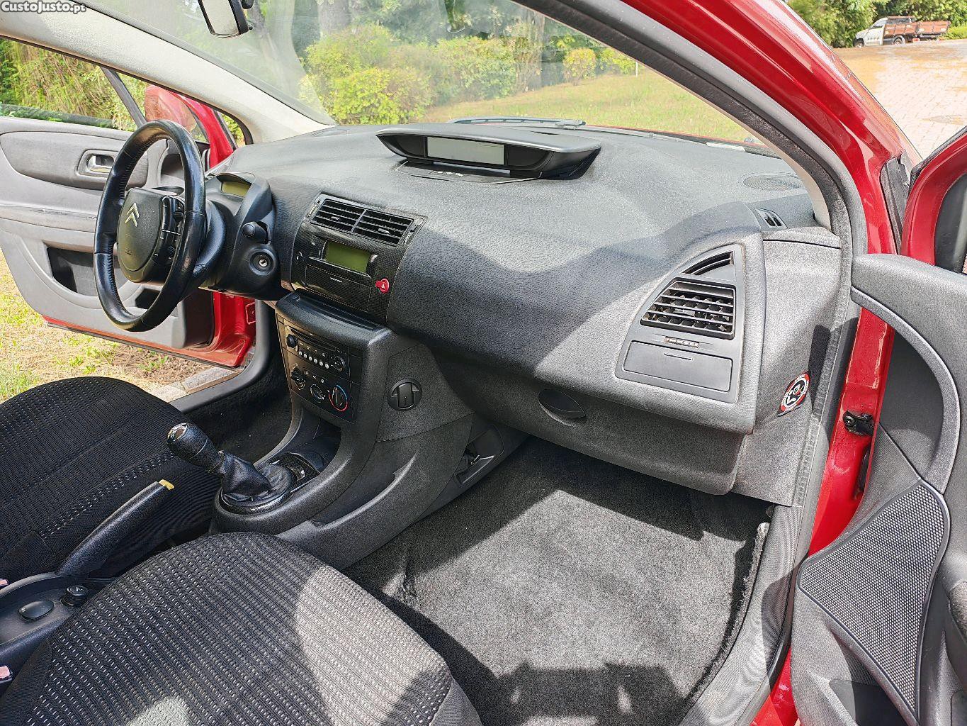 Citroën C4 1.6 HDi — fotografia 2