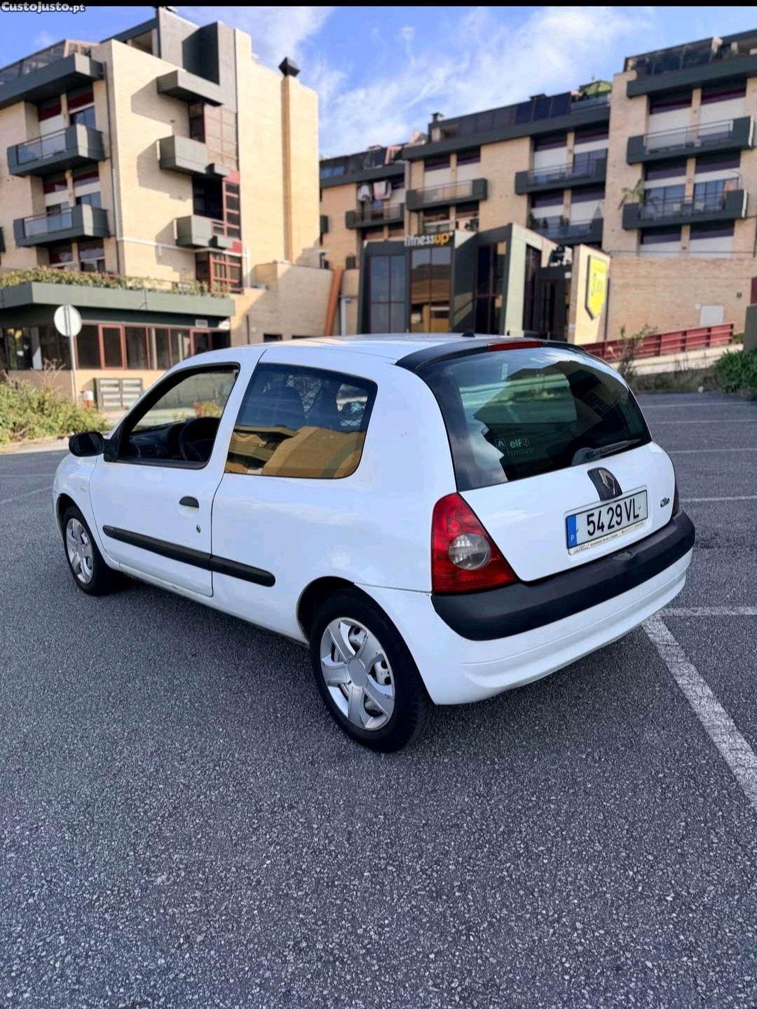 Renault Clio 1.5 dci — fotografia 8