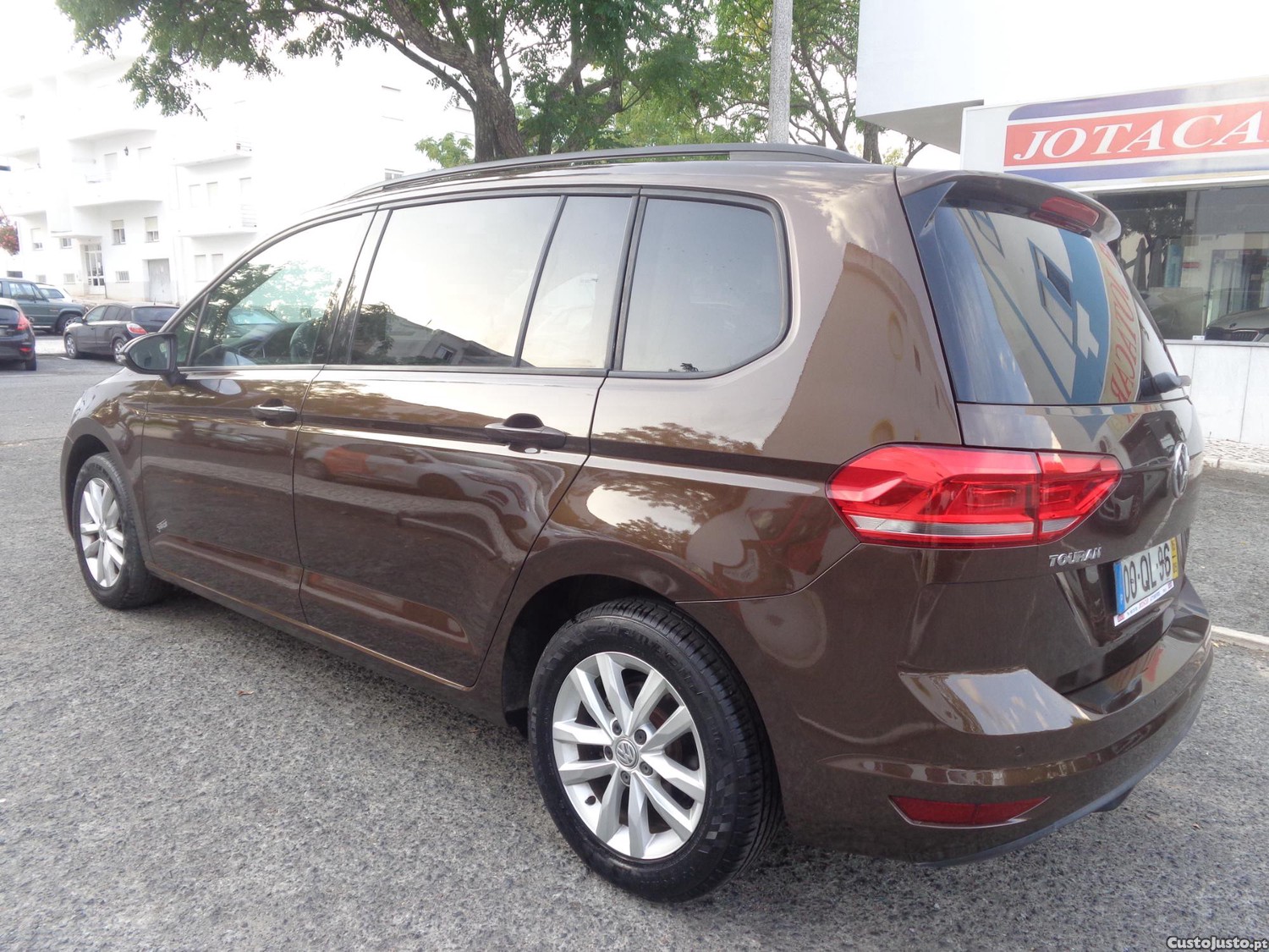 Volkswagen Touran 1.6 Tdi (110cv.) 7 lugares — fotografia 2
