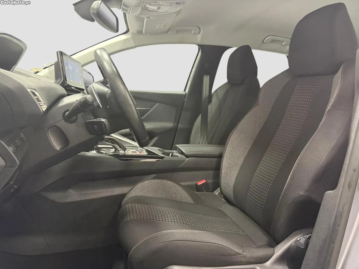 Peugeot 3008 PureTech 130 Stop & Start EAT6 Active — fotografia 3