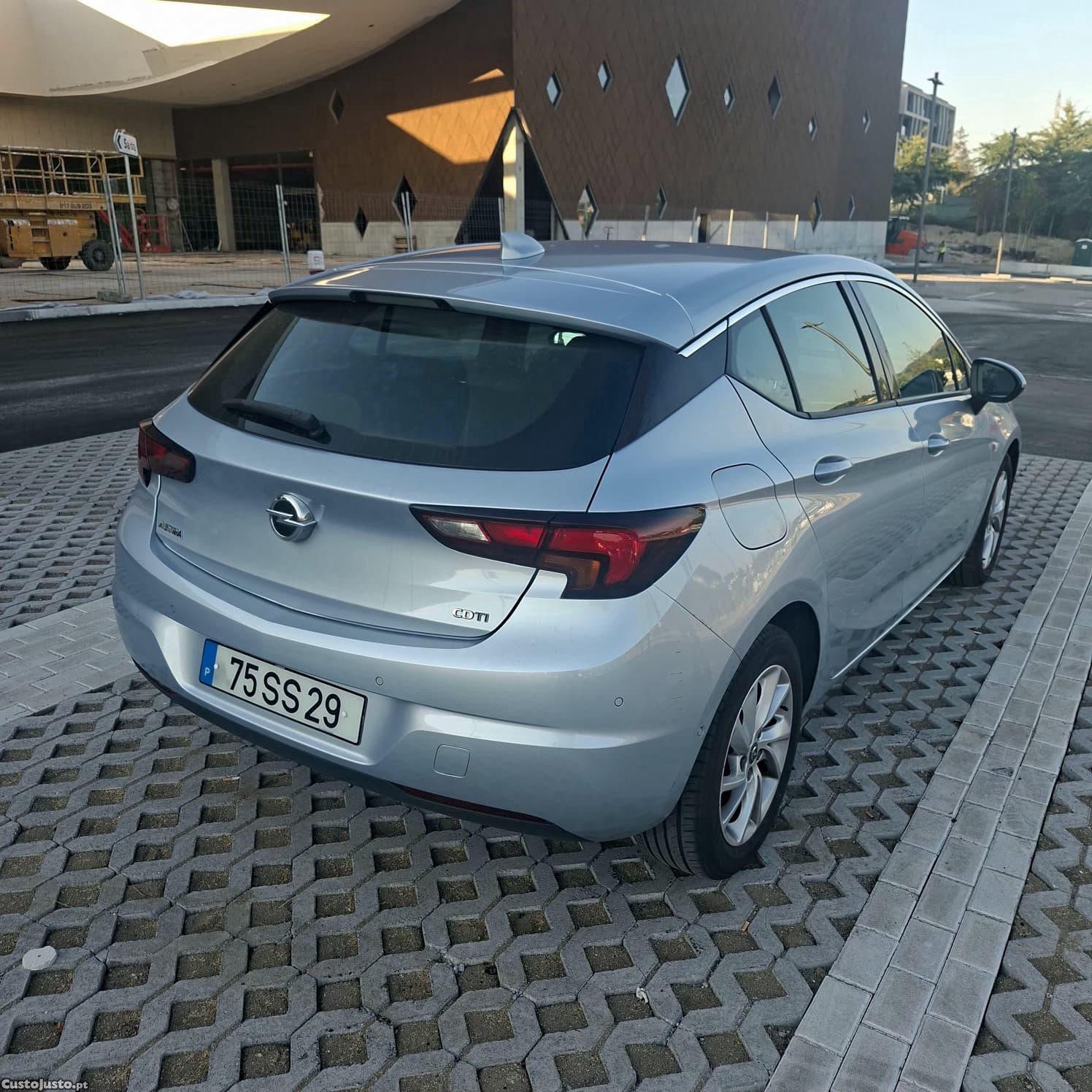 Opel Astra + — fotografia 5