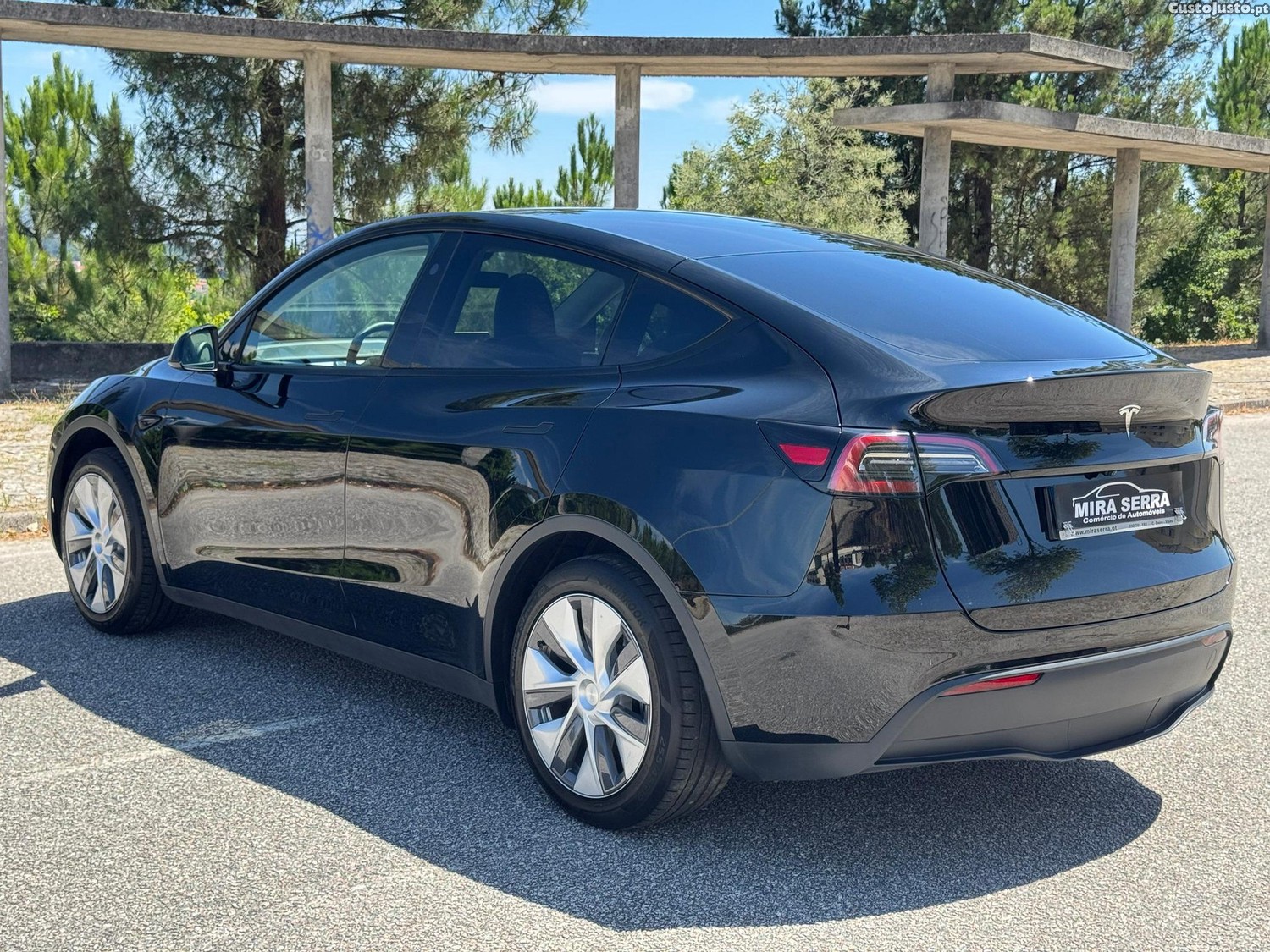 Tesla Model Y Tração Traseira — fotografia 19