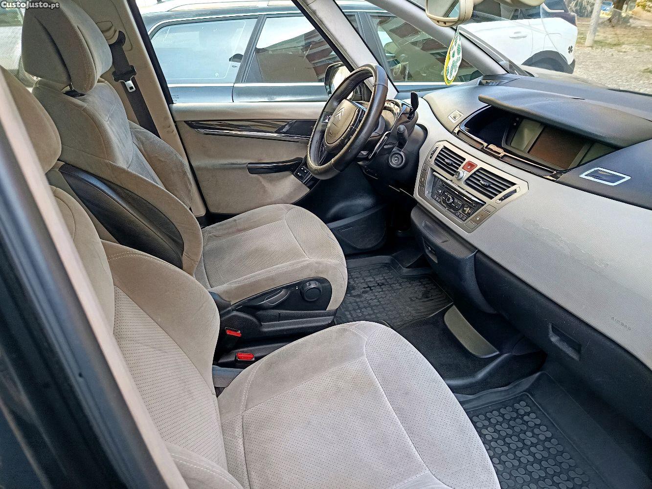 Citroën C4 Grand Picasso EXCLUSIVE 1.6hdi 109cv cxaut — fotografia 4