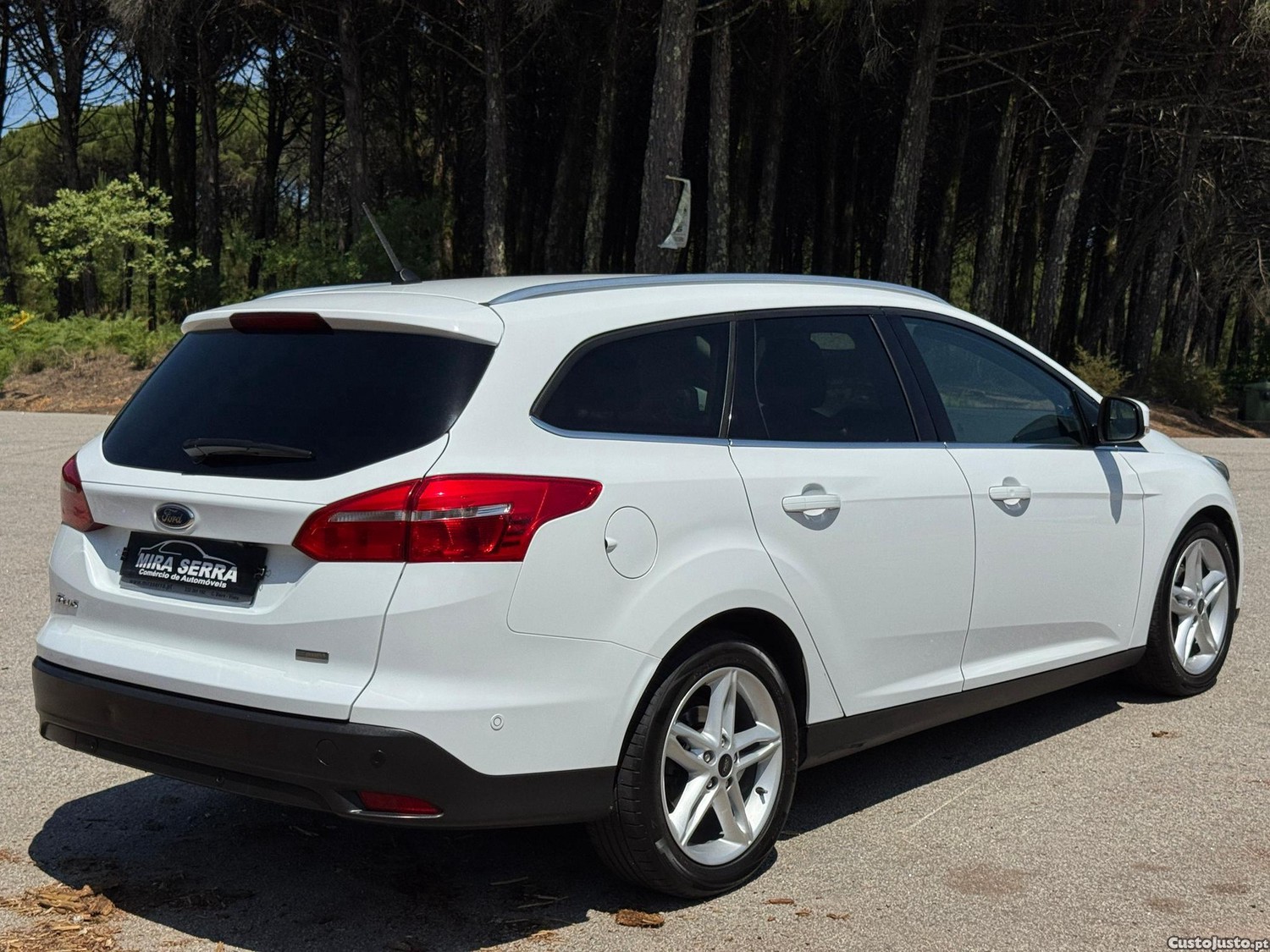 Ford Focus 1.0 SCTi Titanium — fotografia 27
