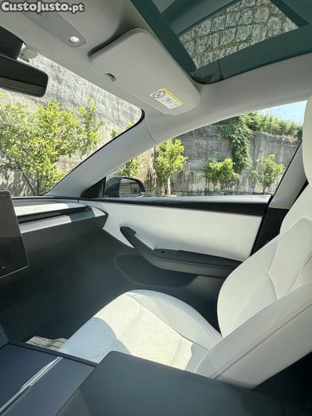 Tesla Model 3 Longe Range AWD — fotografia 4