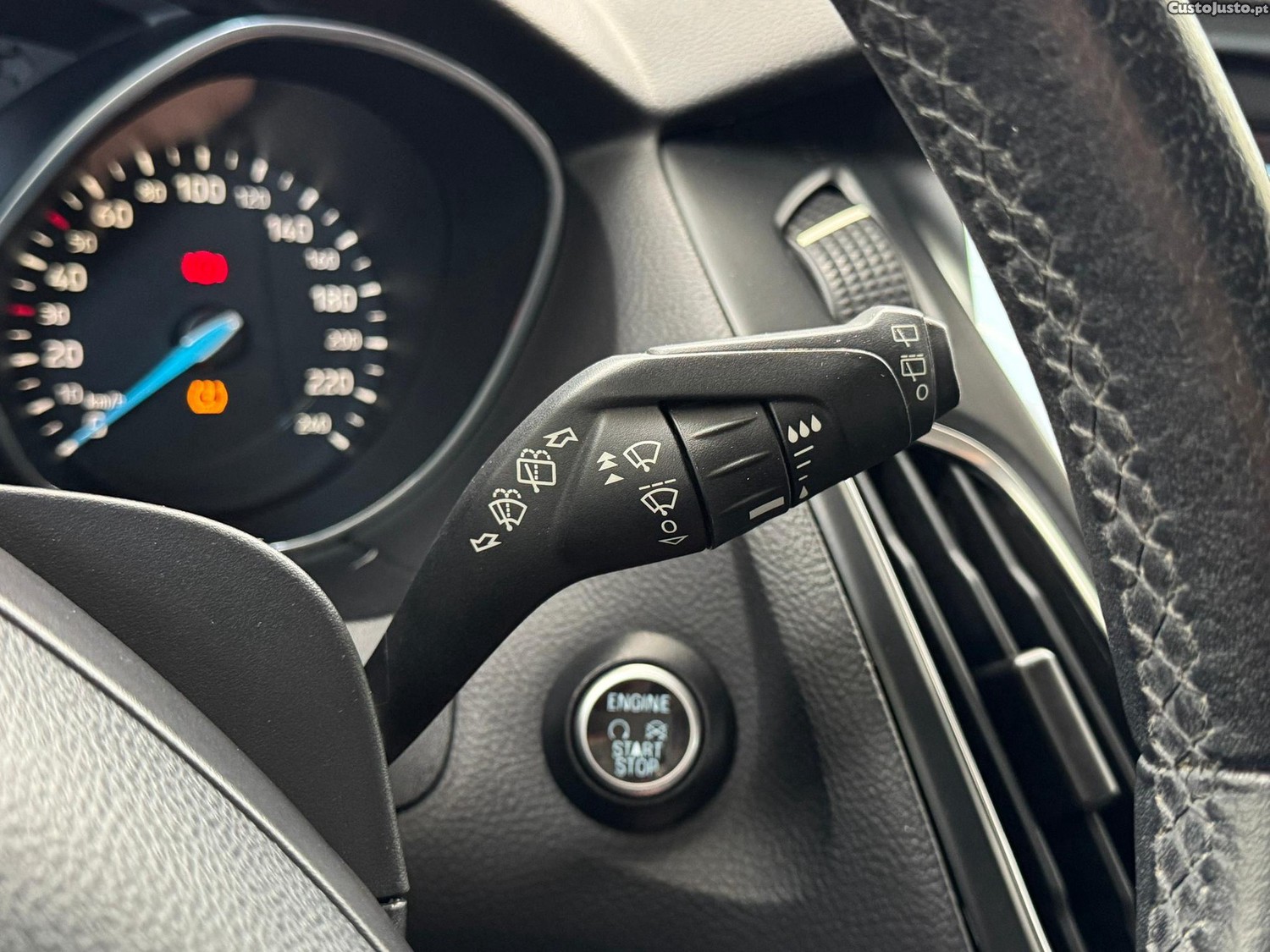 Ford Focus 1.0 SCTi Titanium — fotografia 6
