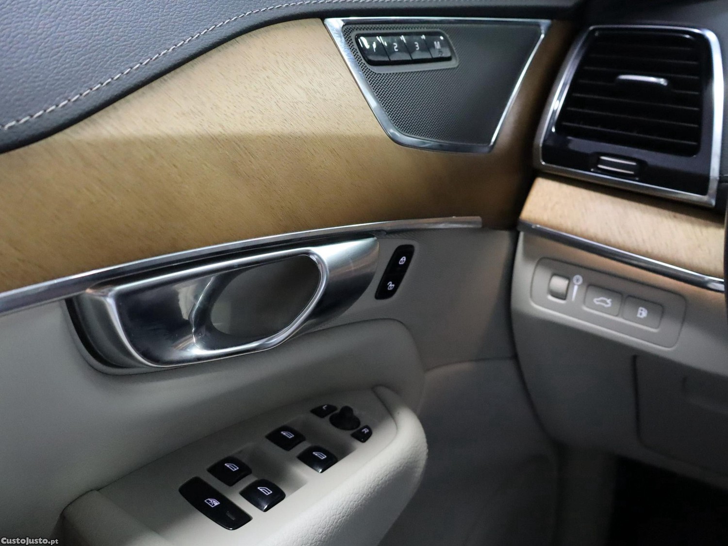 Volvo XC 90 2.0 T8 PHEV Inscription AWD — fotografia 12