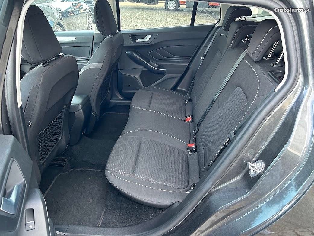 Ford Focus SW1.5 TDCi EcoBlue Business — fotografia 2