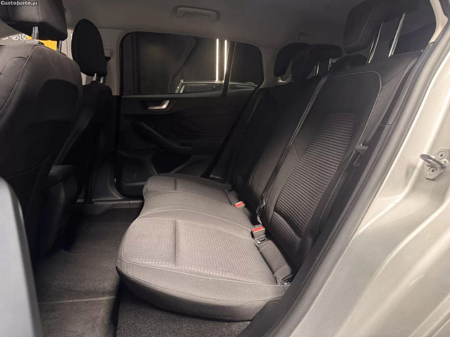 Ford Focus 1.5 tdci ecoblue active style sip — fotografia 4