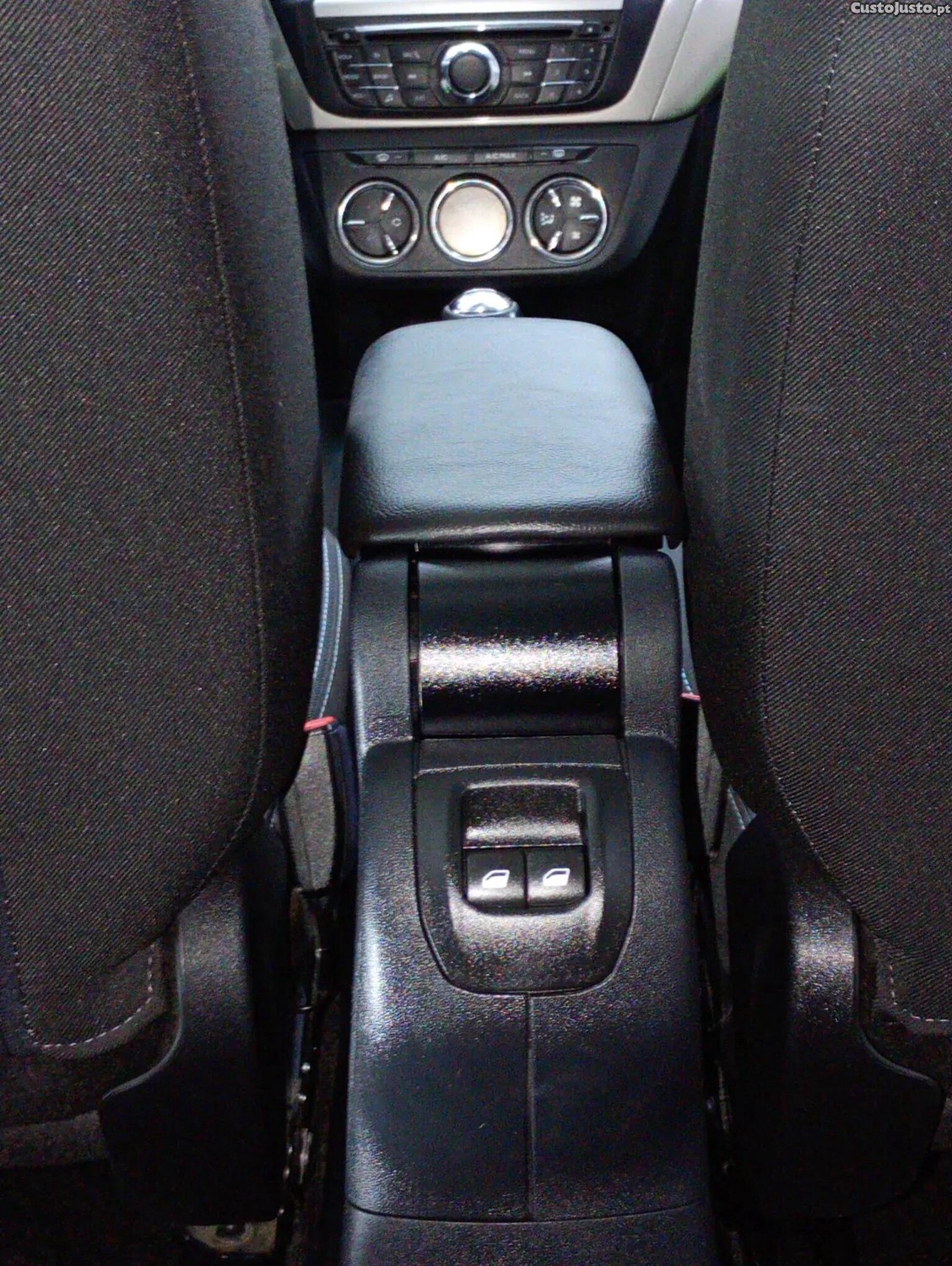 Citroën C-Elysée 1.6 BlueHDi Exclusive — fotografia 7