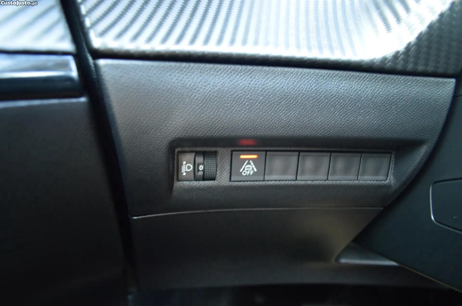 Peugeot e-2008 50 kWh Active — fotografia 10