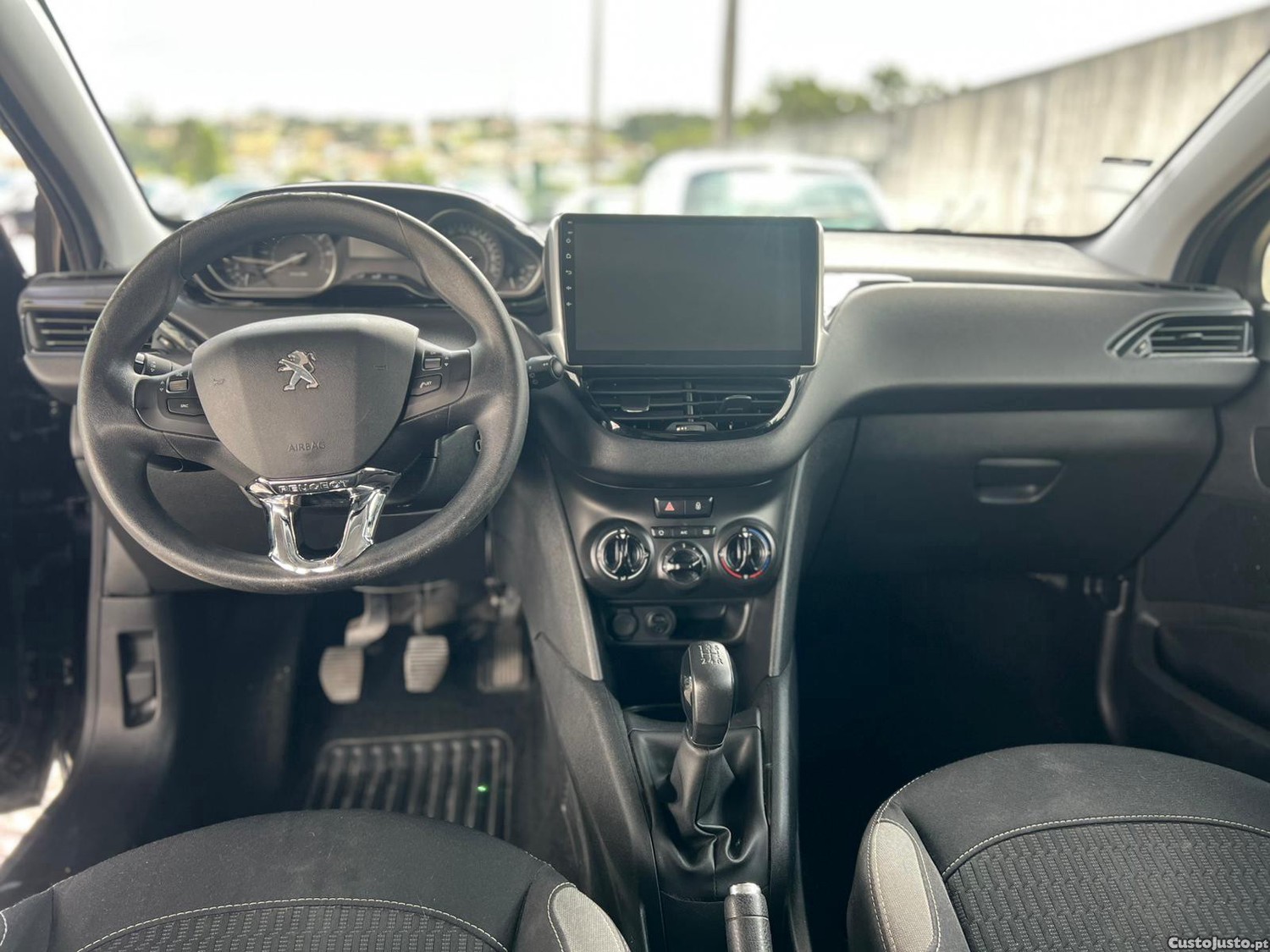 Peugeot 208 1.2 PURE TECH — fotografia 4