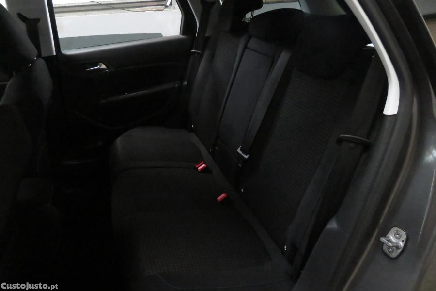 Peugeot 308 1.5 BlueHDi Style — fotografia 11
