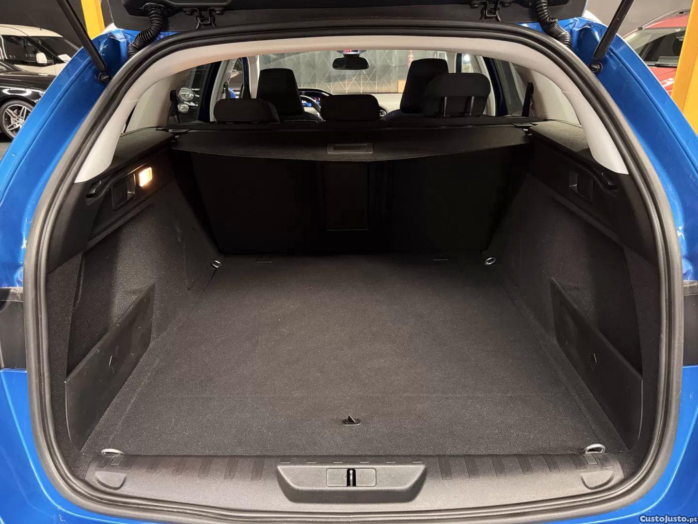 Peugeot 308 1.5 bluehdi style eat8 — fotografia 4