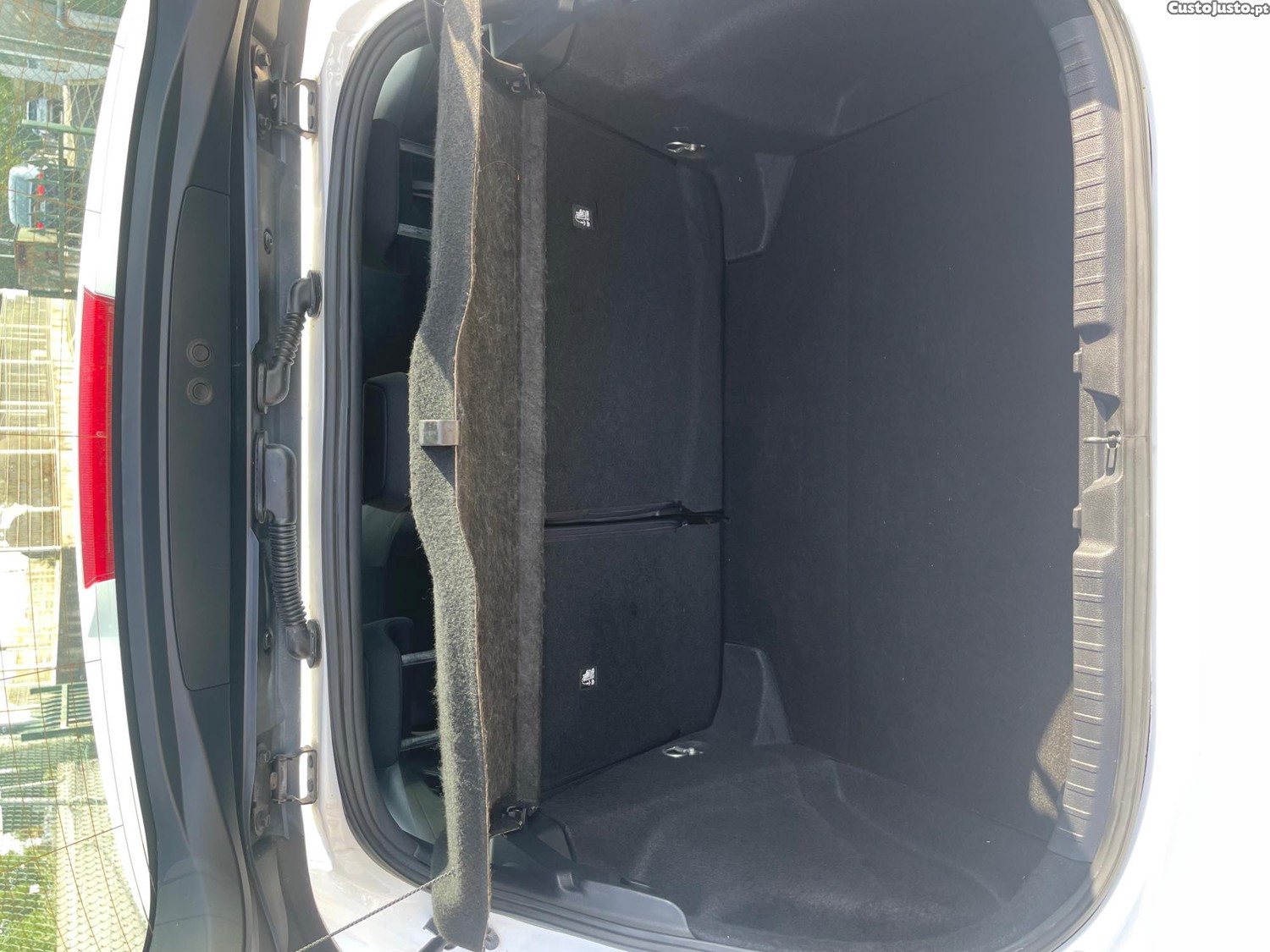 Toyota Corolla 1.8 hybrido — fotografia 7