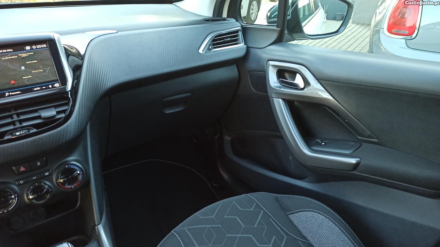Peugeot 2008 STYLE — fotografia 3