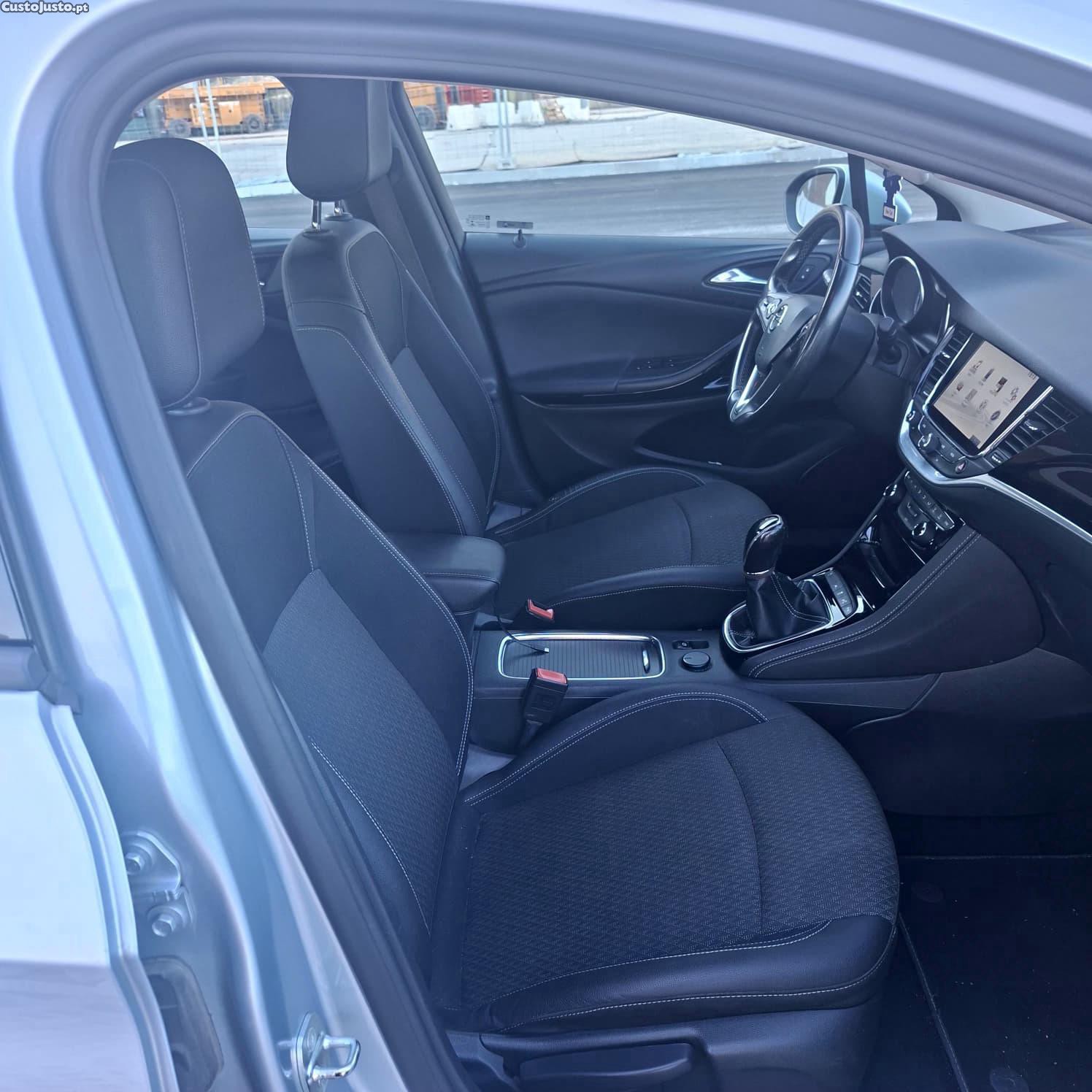 Opel Astra + — fotografia 7