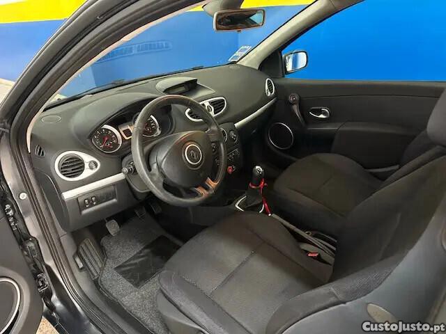 Renault Clio 1.2 16V Dynamique — fotografia 10
