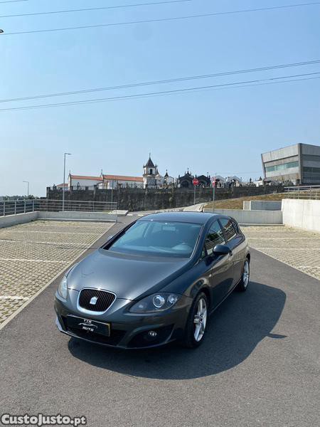 SEAT Leon 1.6TDI — fotografia 8