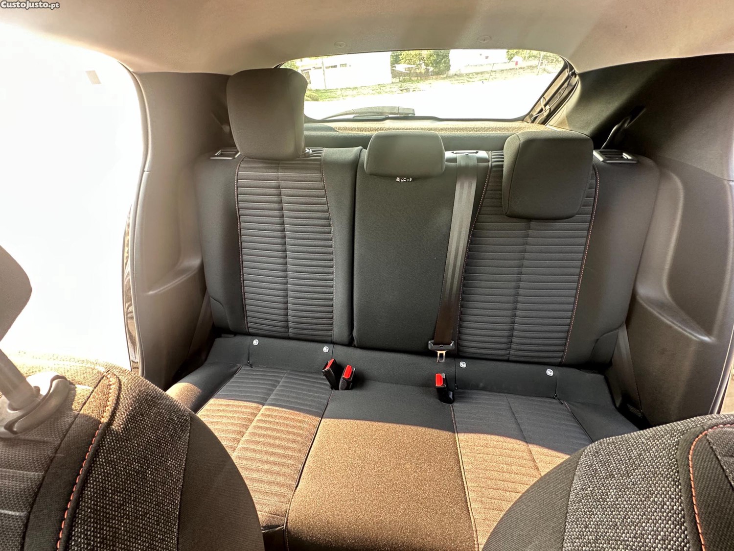 Peugeot 208 Active Pack — fotografia 2