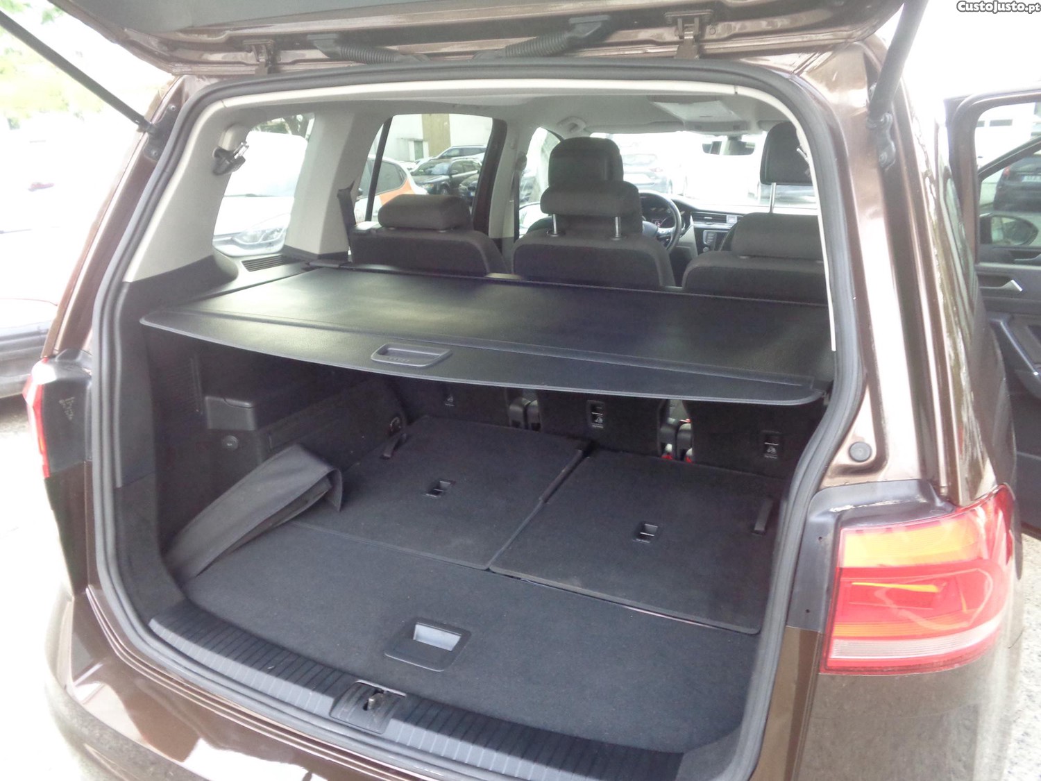 Volkswagen Touran 1.6 Tdi (110cv.) 7 lugares — fotografia 3