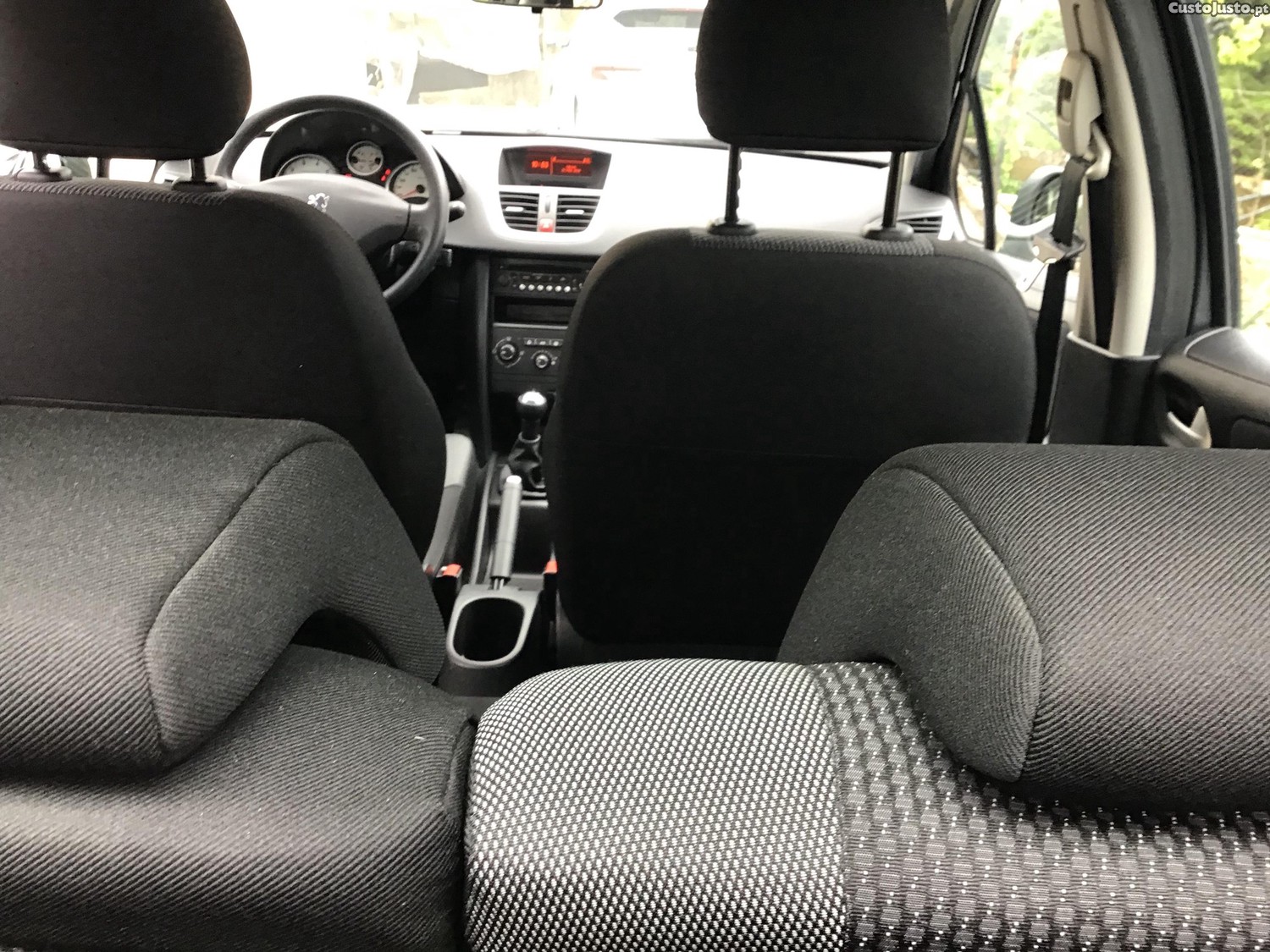 Peugeot 207 Millesim200 - 10 — photo 3