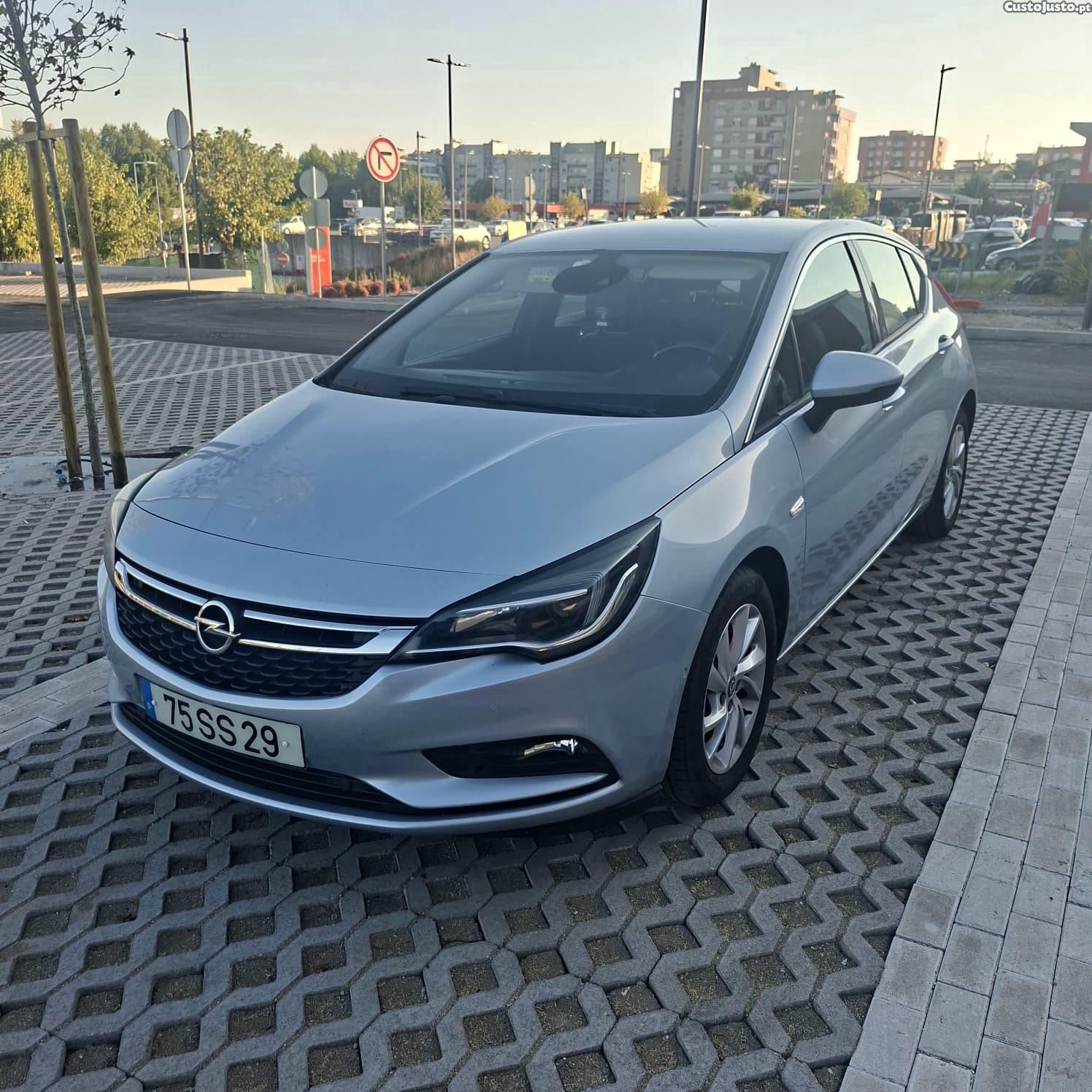 Opel Astra + — fotografia 4