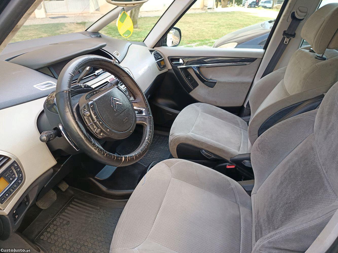 Citroën C4 Grand Picasso EXCLUSIVE 1.6hdi 109cv cxaut — fotografia 2