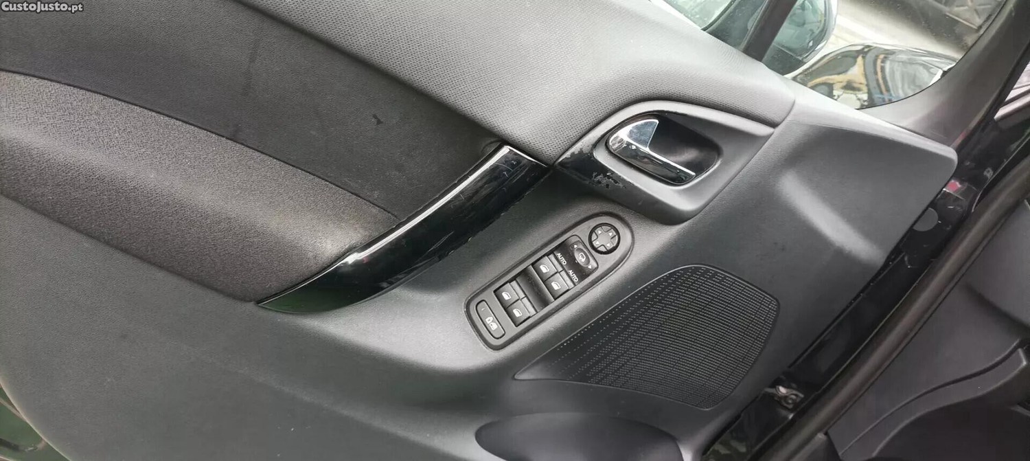 Citroën C3 1.6 HDi Airdream Exclusive — fotografia 14