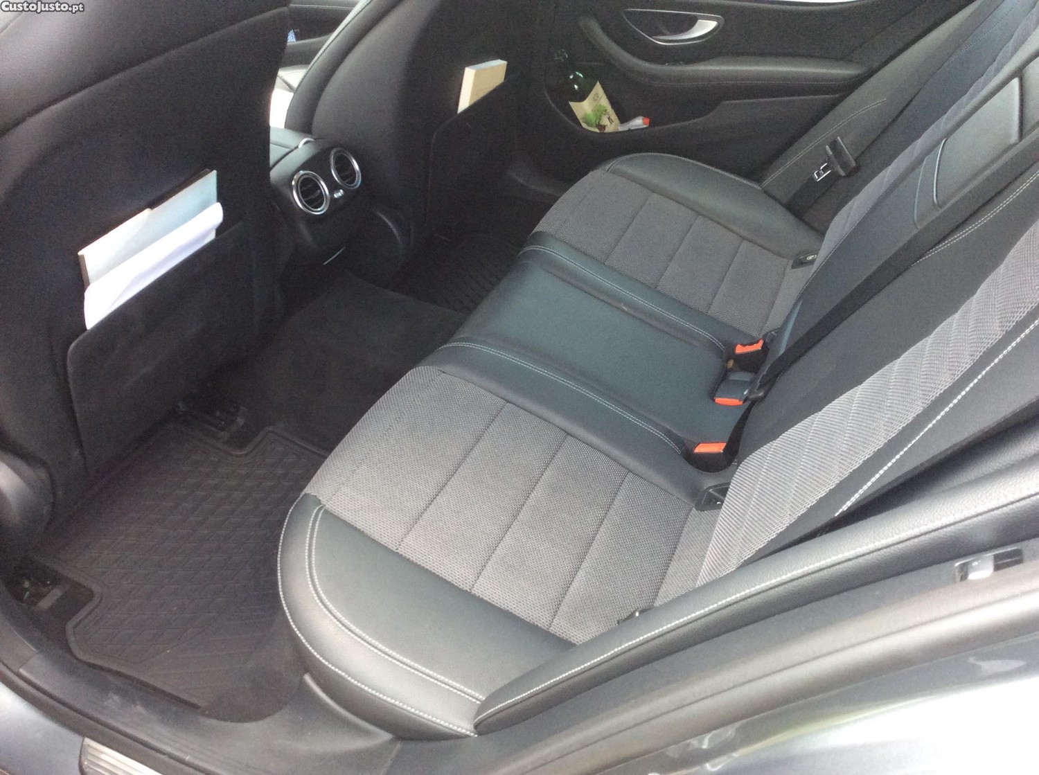 Mercedes-Benz E 220 Avantgard — fotografia 6