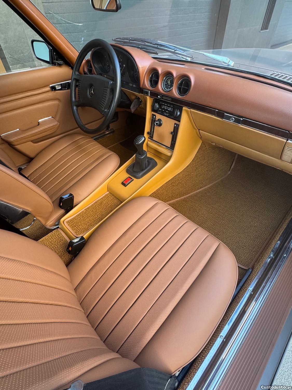 Mercedes-Benz SL 350 R107 — fotografia 3