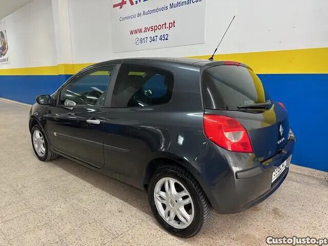 Renault Clio 1.2 16V Dynamique — fotografia 15