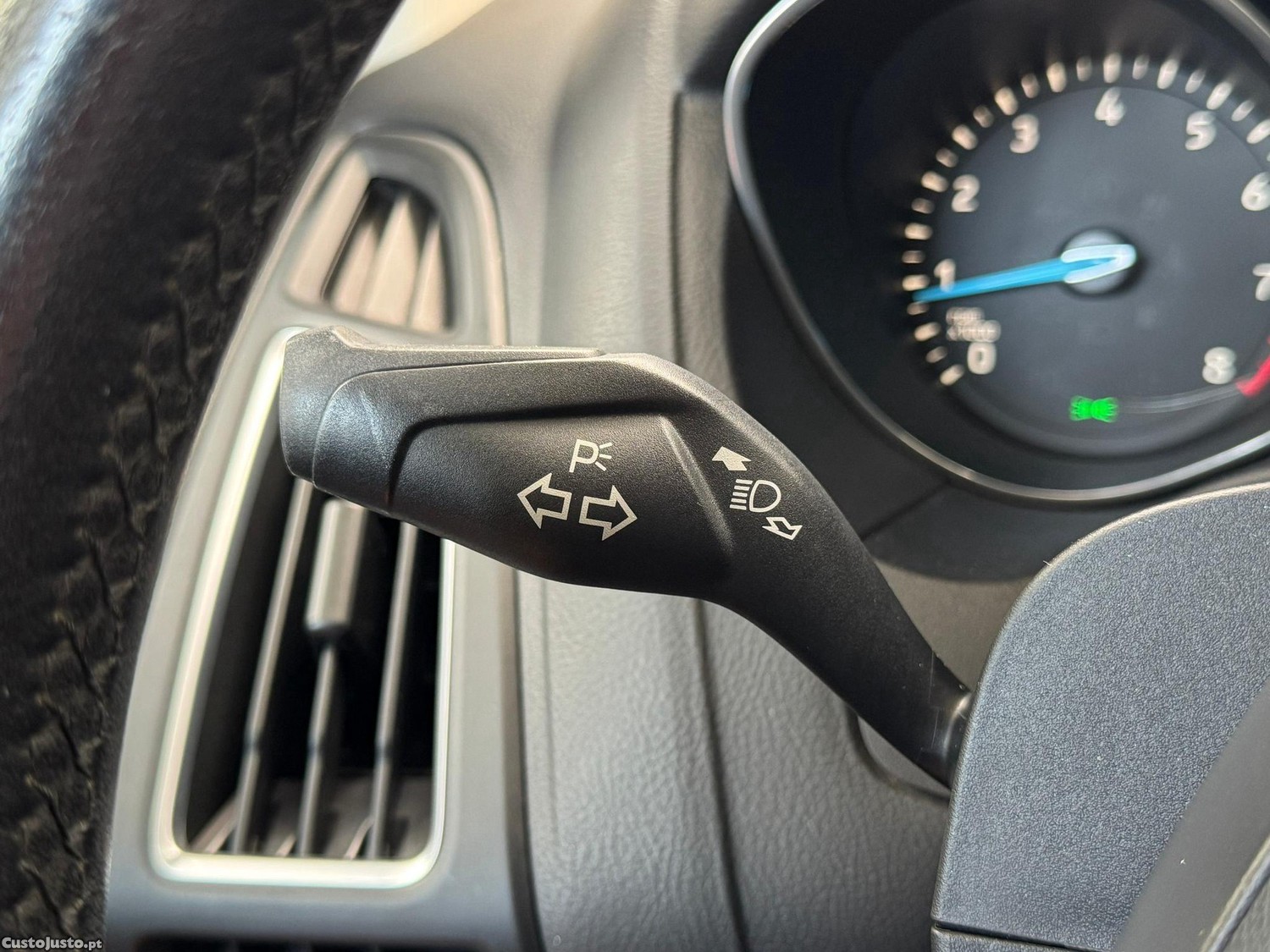 Ford Focus 1.0 SCTi Titanium — fotografia 10