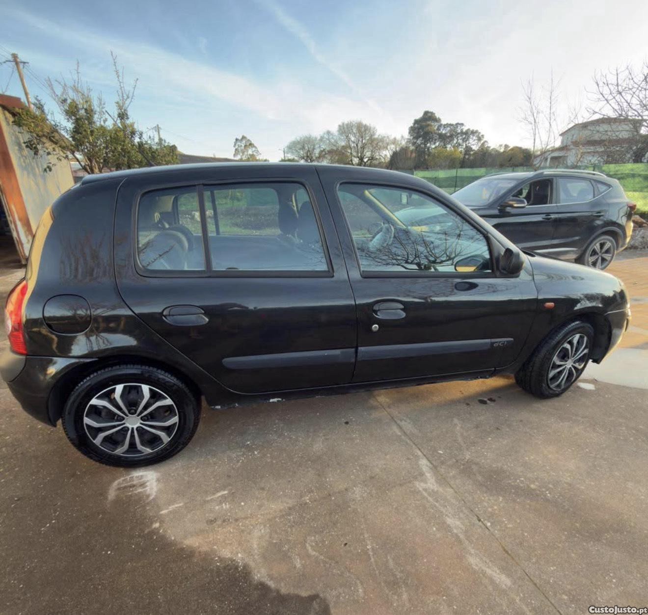 Renault Clio 1.5 — fotografia 4