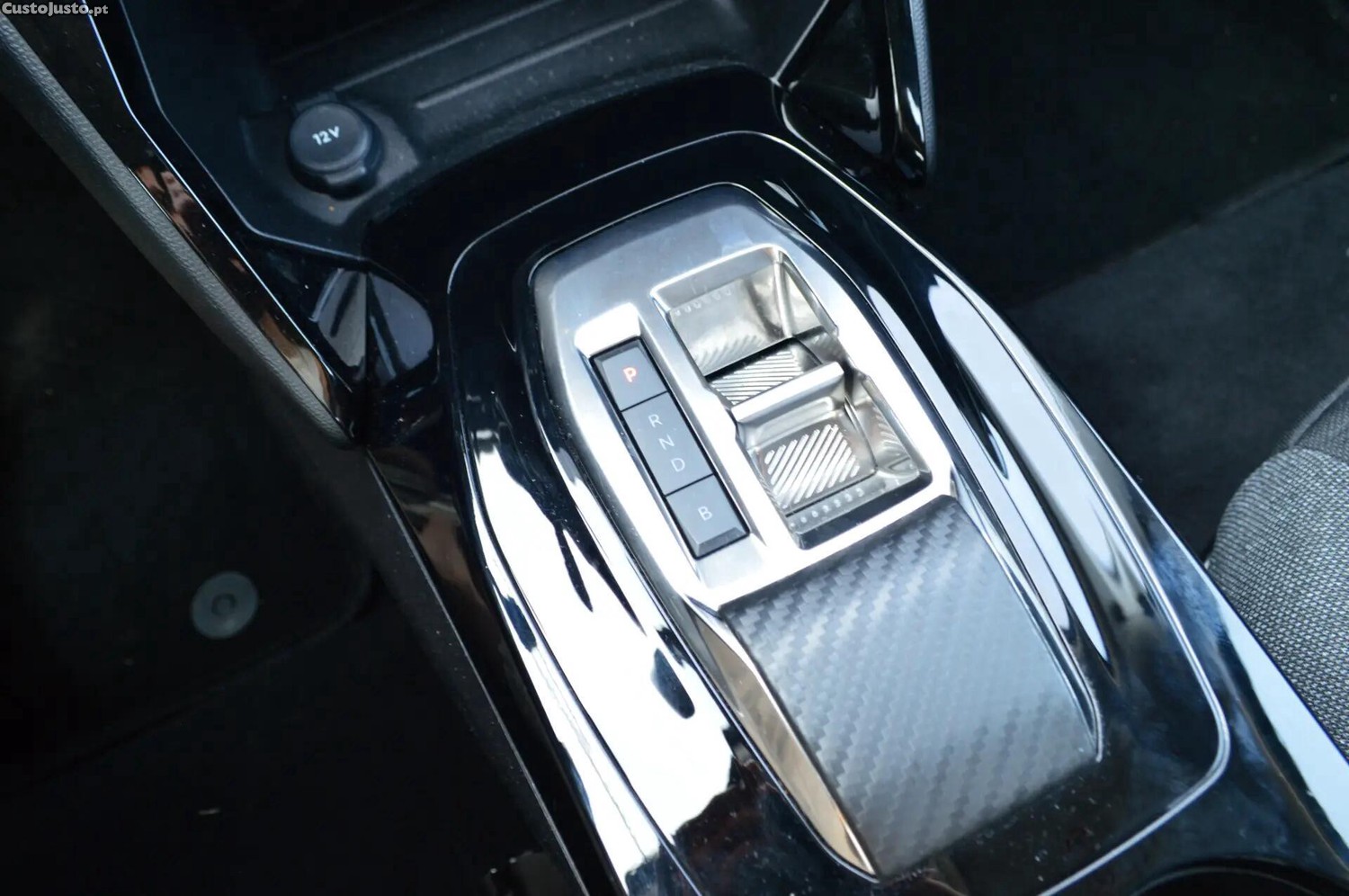 Peugeot e-2008 50 kWh Active — fotografia 4