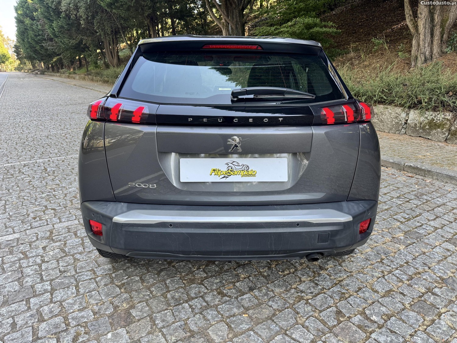 Peugeot 2008 Pure tech — fotografia 8