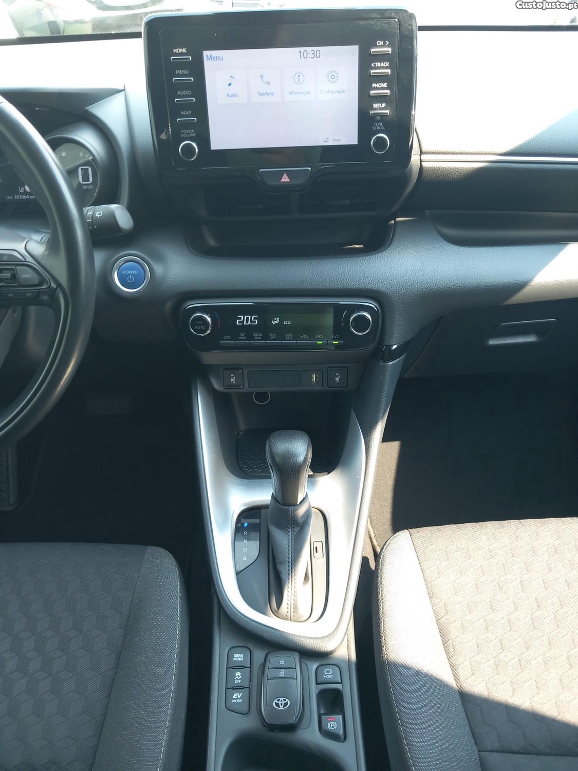 Toyota Yaris 1.5 HDF Exclusive — fotografia 9