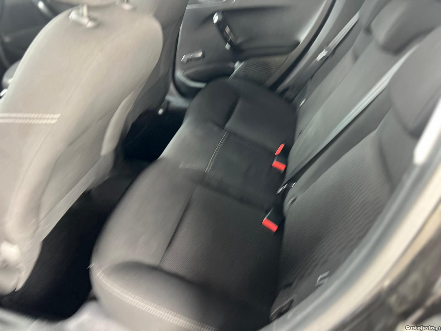 Peugeot 208 1.2 PURE TECH — fotografia 3